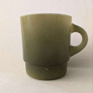 VINTAGE FIRE KING GREEN COFFEE MUG D HANDLE FLAT BOTTOM 1960'S